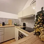 Cozy Near Castle Πράγα